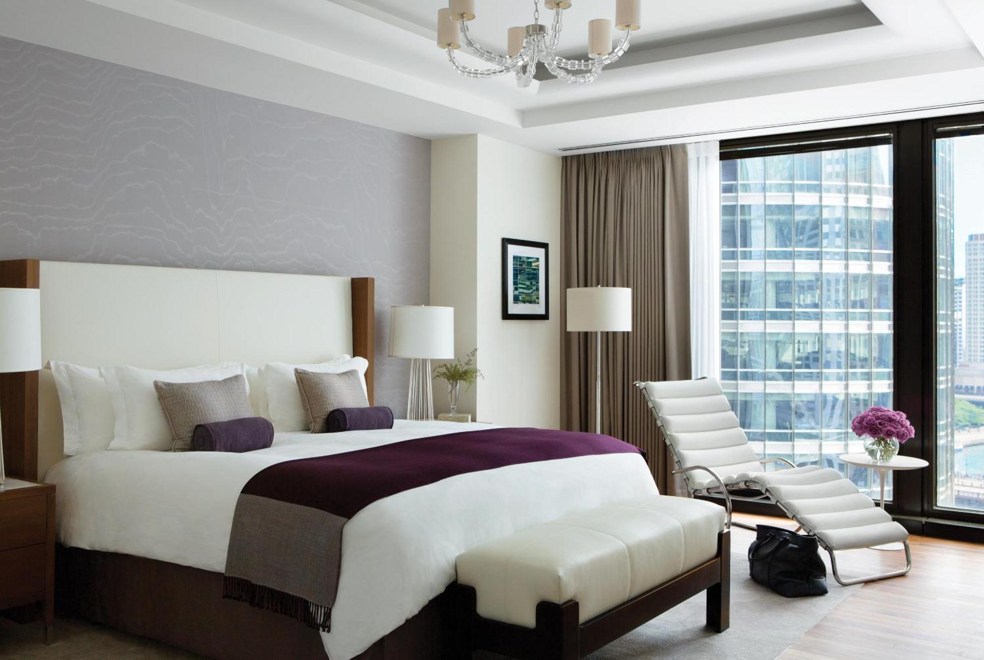 Club One Bedroom Lake View Suite