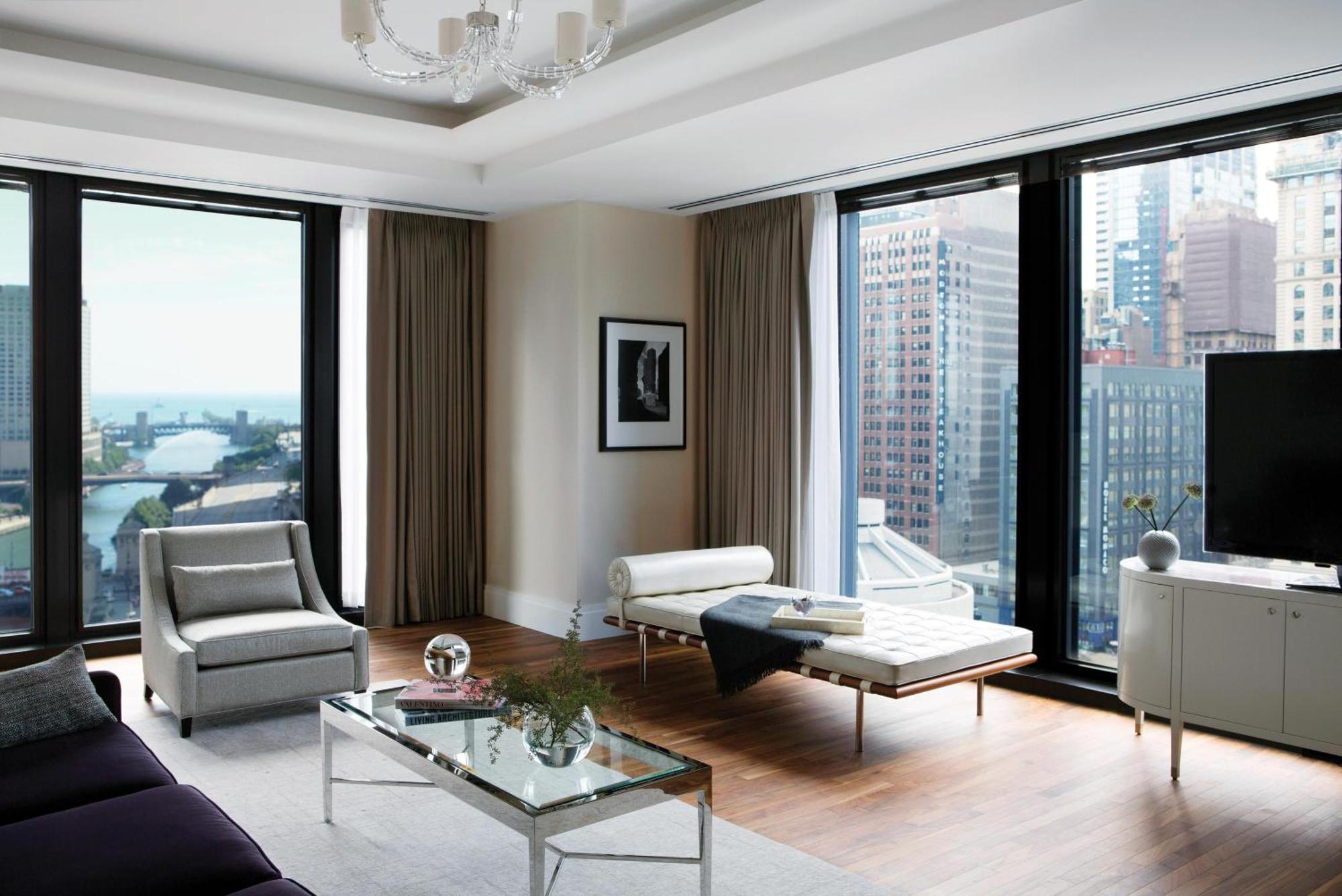 Club One Bedroom Lake View Suite