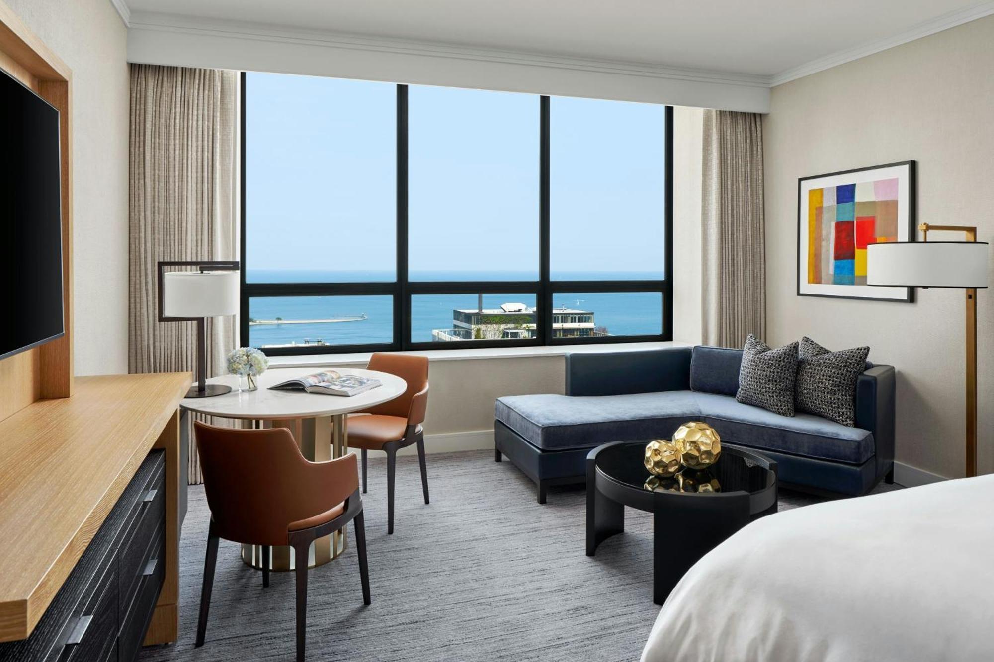 King Room Lake View Hearing Accessible